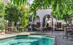 Déjeuner piscine Palais Donab Marrakech